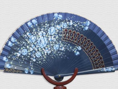 Fan with navy blue bottom. Cotton fabric.