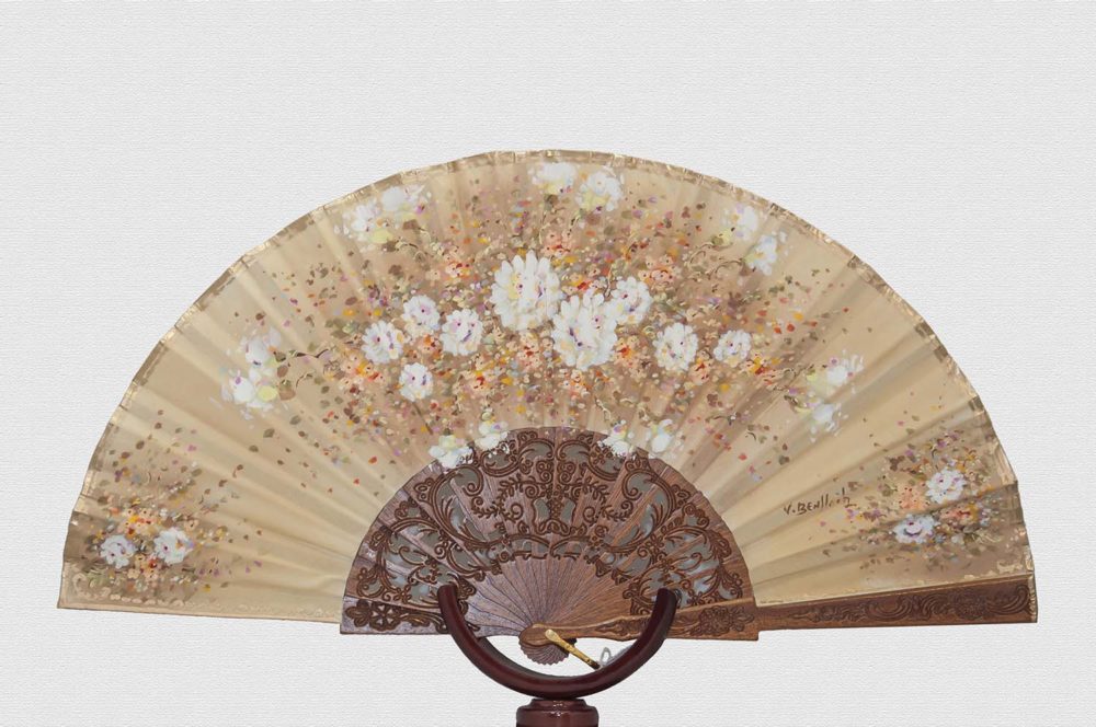 Lacquered Sipo wood fan with double ivory cotton cloth